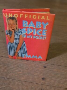 Unofficial "Baby Spice In My Pocket" Mini Book - Emma  -Vintage 1977